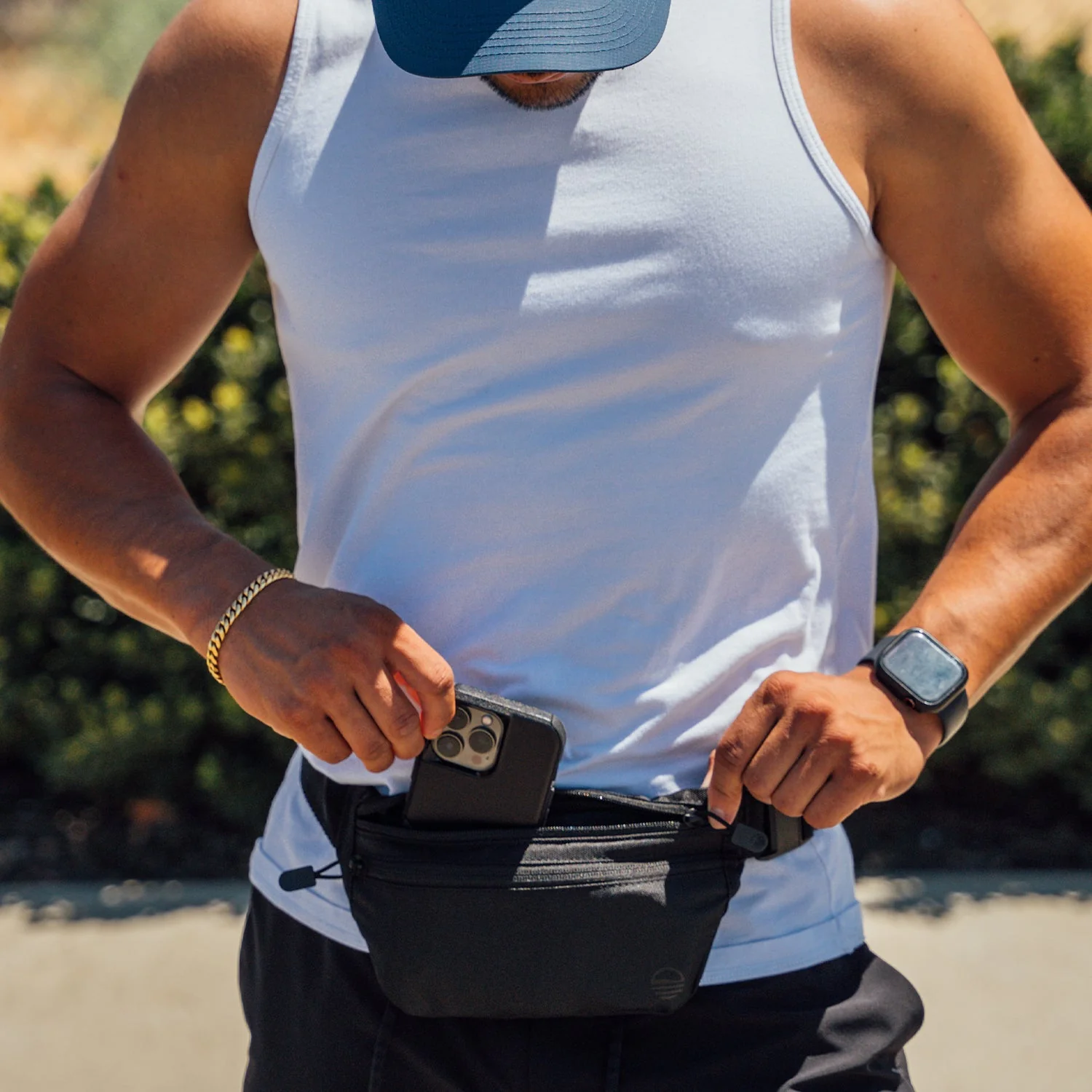 Runner Sling Bag | Black - Image 7