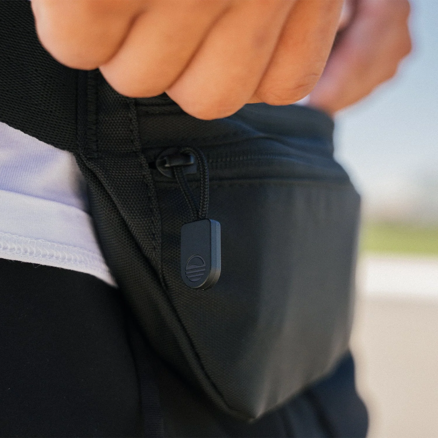 Runner Sling Bag | Black - Image 9